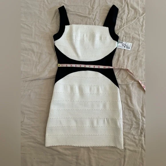 Papaya bodycon mini dress , size M - Picture 3 of 5